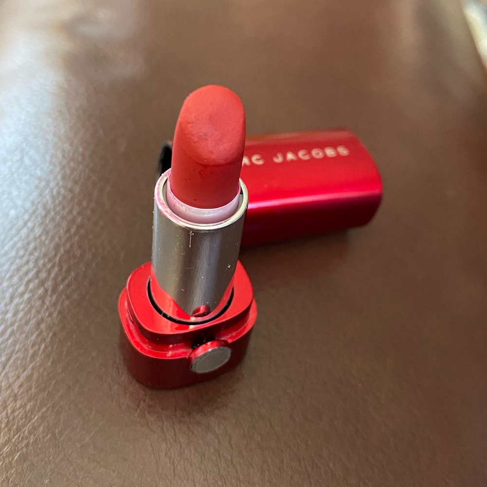 Mini Marc Jacobs Lipstick in 240 So Rouge Le Marc